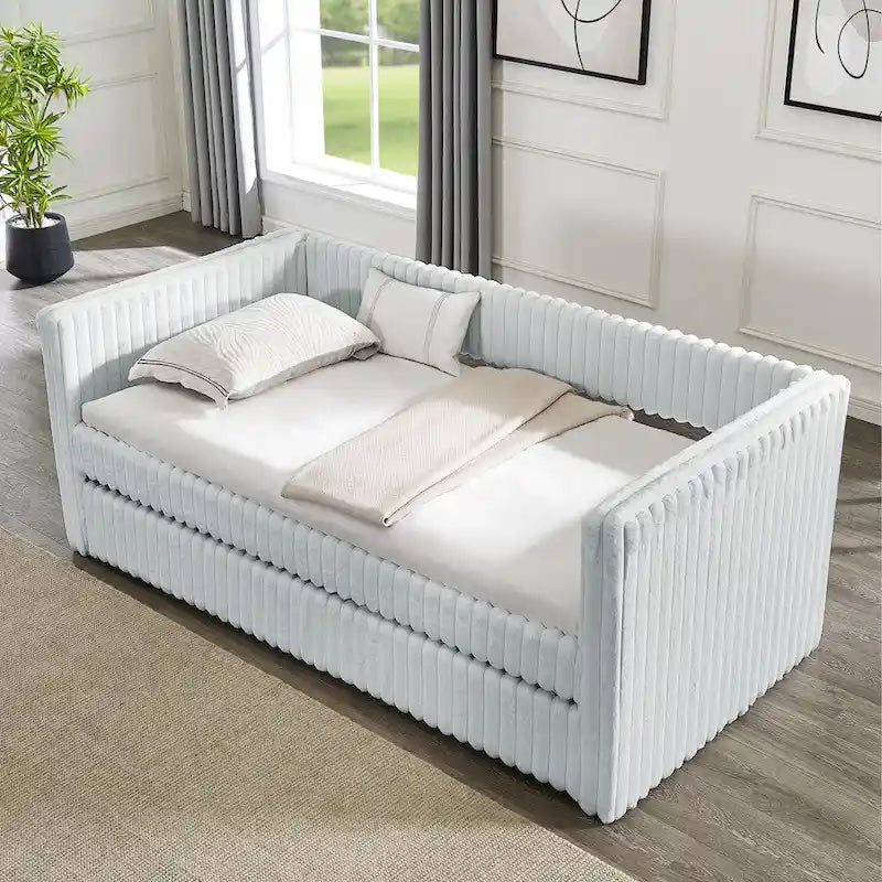 Divano Letto di Lusso con Cuscini Morbidi - Il Massimo Comfort per la Tua Casa