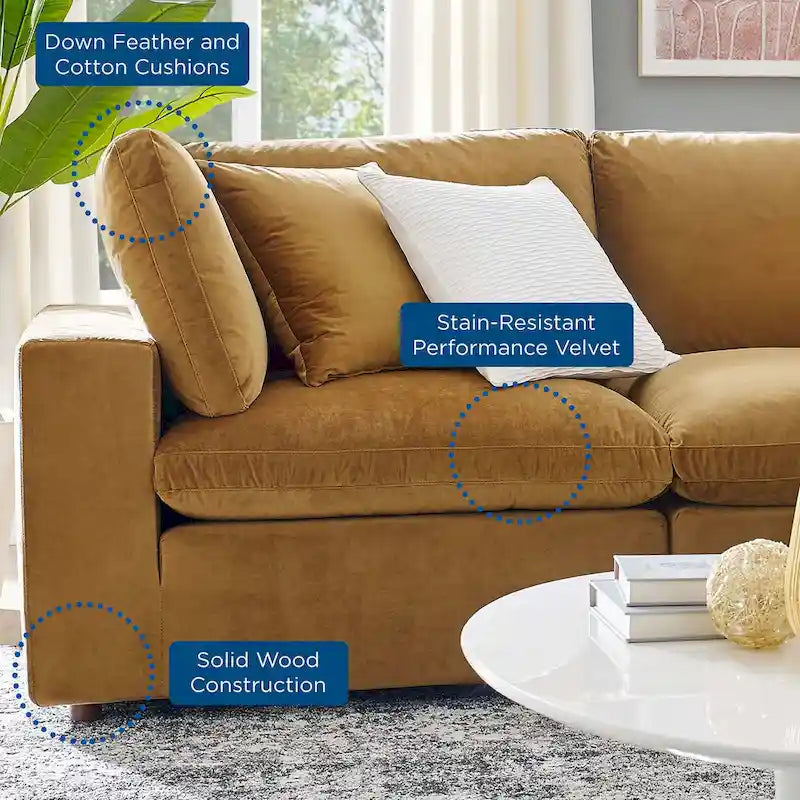 Commix überfülltes 4-Sitzer-Sofa aus Performance-Samt mit Daunenfüllung