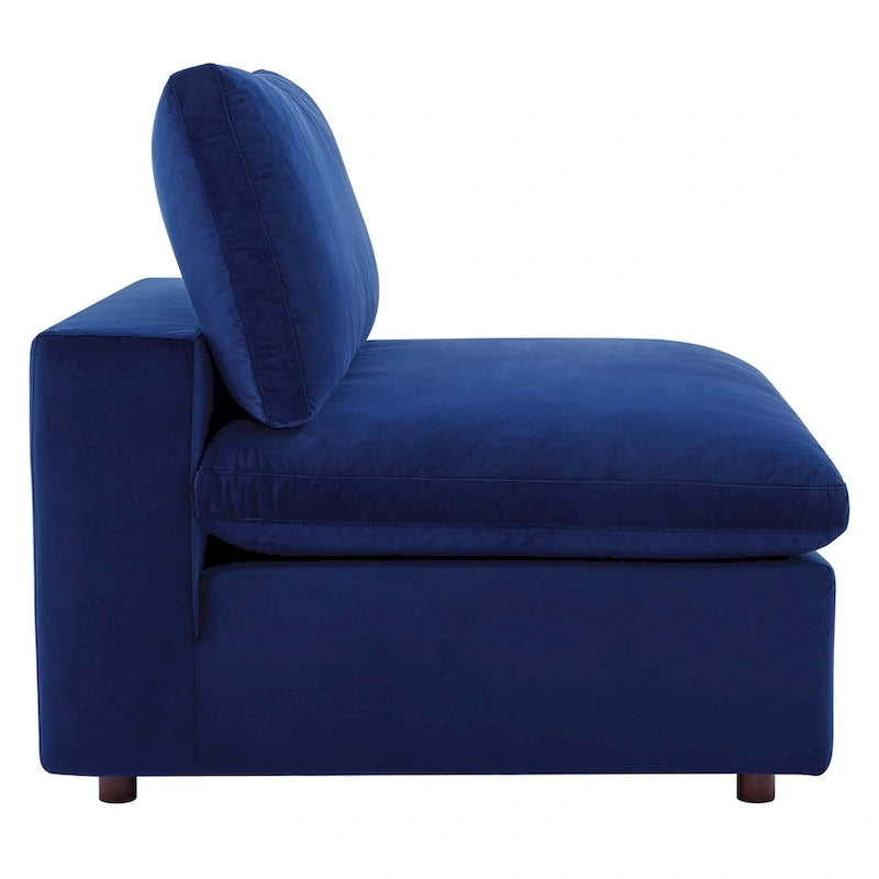 Commix überfülltes 4-Sitzer-Sofa aus Performance-Samt mit Daunenfüllung