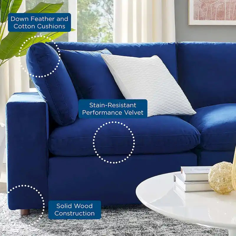 Commix überfülltes 4-Sitzer-Sofa aus Performance-Samt mit Daunenfüllung