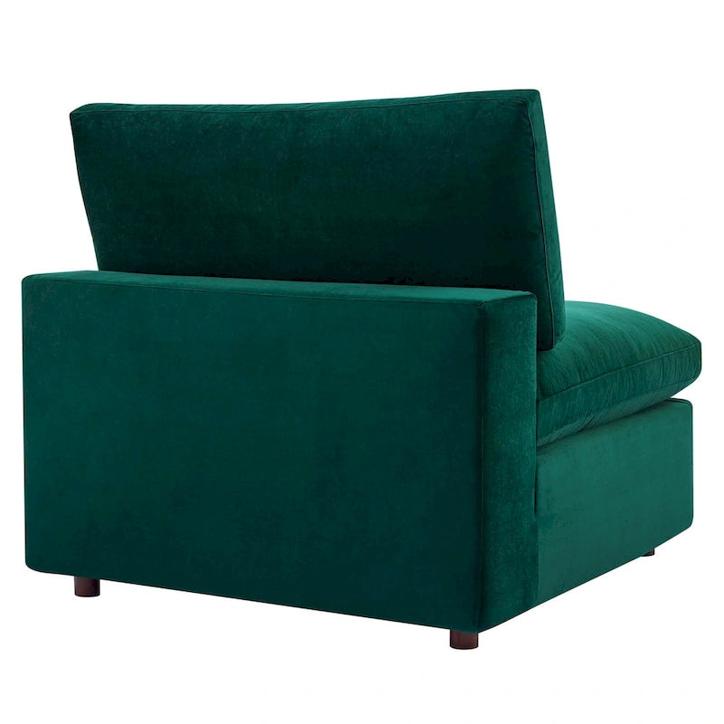 Commix überfülltes 4-Sitzer-Sofa aus Performance-Samt mit Daunenfüllung