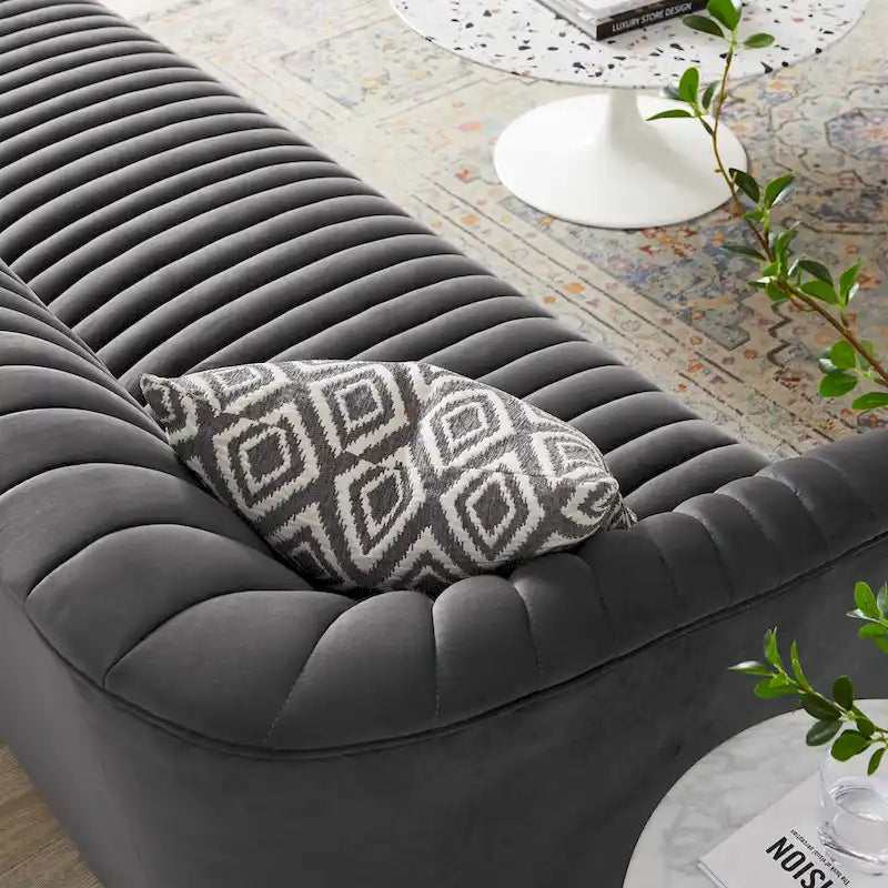 Divano con Canali Trapuntati in Velluto Performance Announce