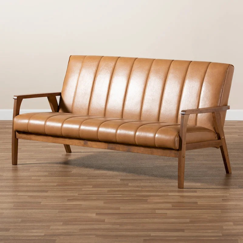 Divano Nikko Tan in similpelle e legno con finitura noce