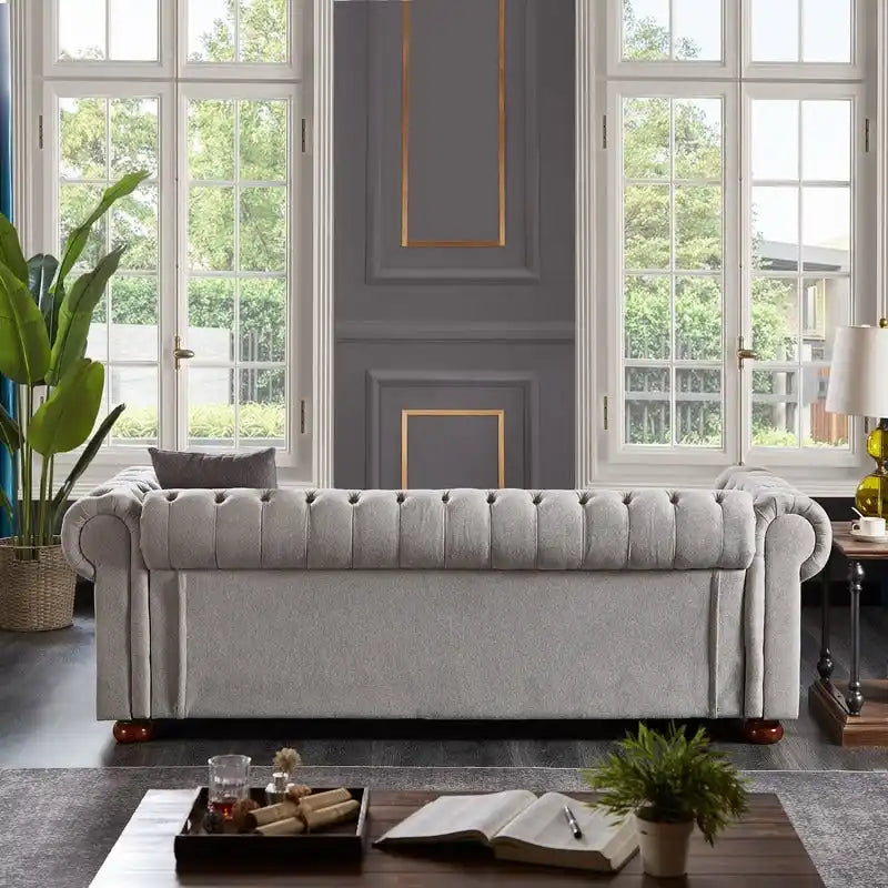 Divano Chesterfield in Tessuto di Lino