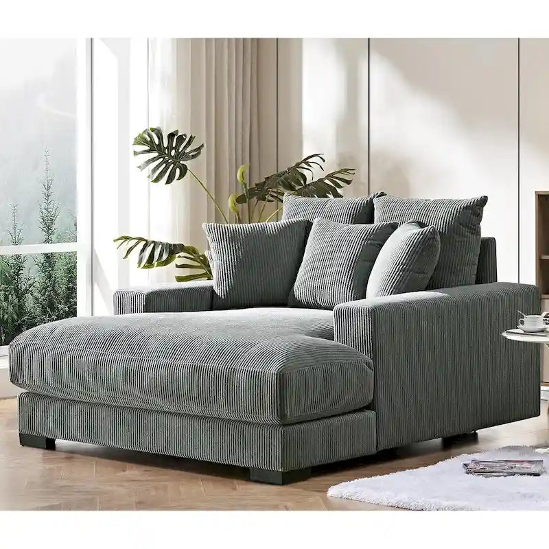 Divano chaise longue oversize Luxe di US Pride Furniture, in morbido tessuto a coste, per soggiorno e camera da letto